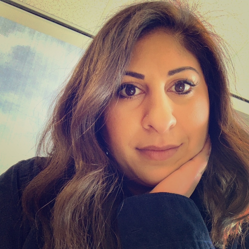 Meet your Posher, Parisa